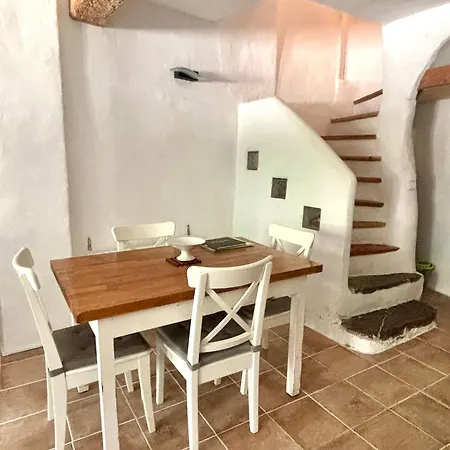 La Maison Du Rond * Coustouge