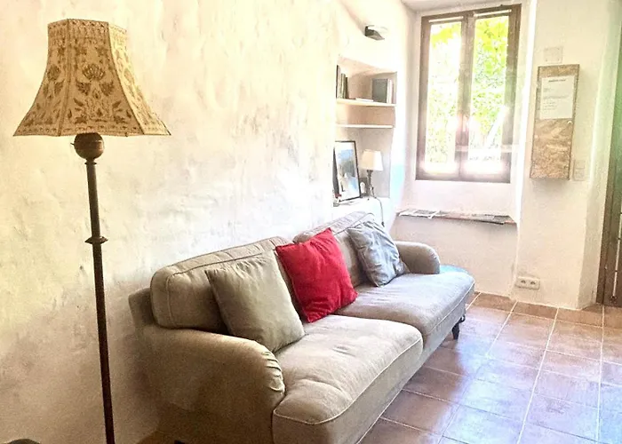 La Maison Du Rond Holiday home Coustouge