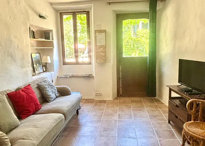 Holiday home La Maison Du Rond Coustouge